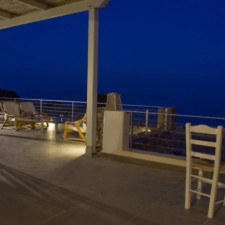 Beachfront Thesseus Willa
