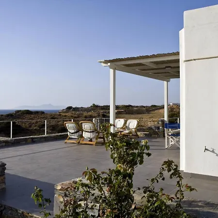 Beachfront Thesseus Willa