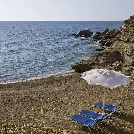 Beachfront Thesseus فيلة