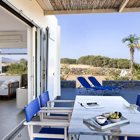 Beachfront Thesseus فيلة