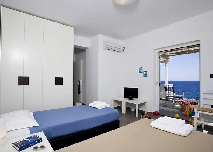 Beachfront Thesseus Willa