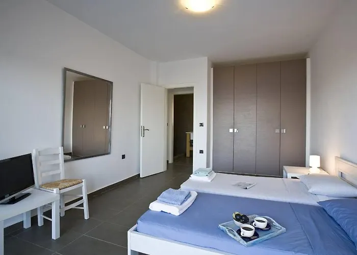 Beachfront Thesseus Villa *