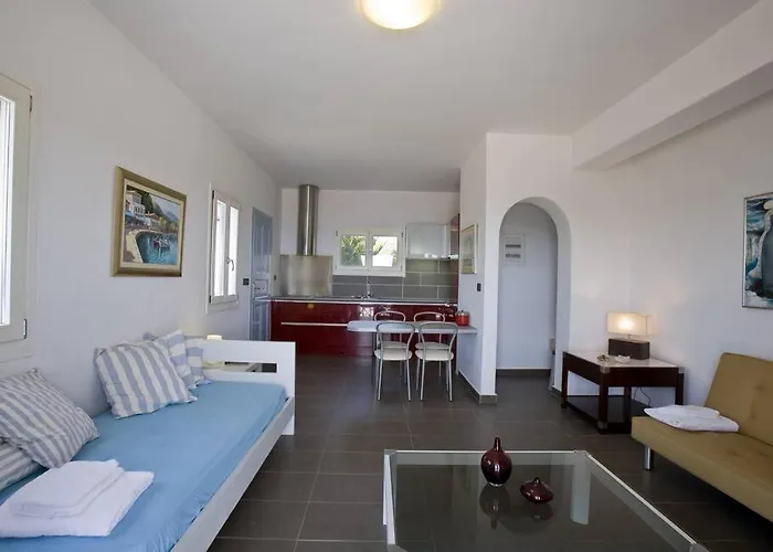 Beachfront Thesseus Villa Moutsoúna